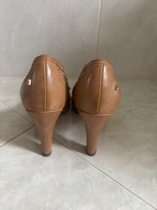 Zapatos Mariamare camel cuero troquelados