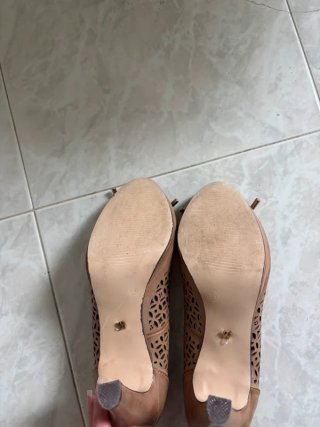 Zapatos Mariamare camel cuero troquelados
