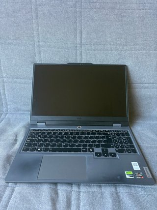 Portátil Gaming Lenovo LOQ Ryzen 7 RTX 4060