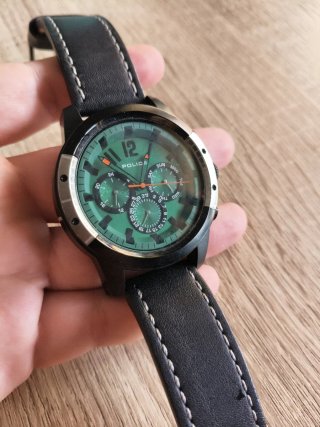 Reloj Police con Esfera Verde