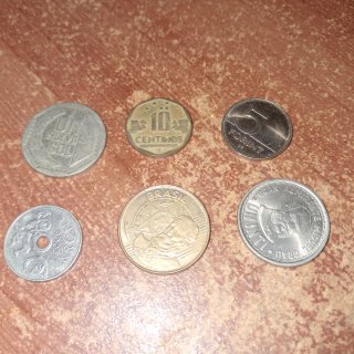 6 Monedas Extranjeras Varias