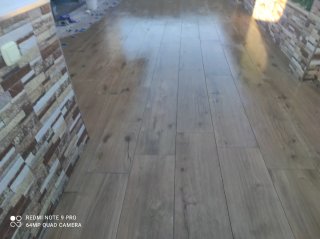 Suelo porcelánico imitación madera