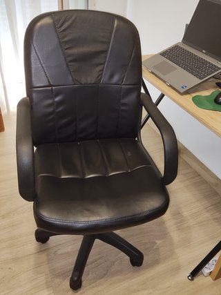 Silla de escritorio negra
