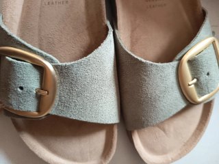 Sandalias Yokono verde hebilla dorada T39