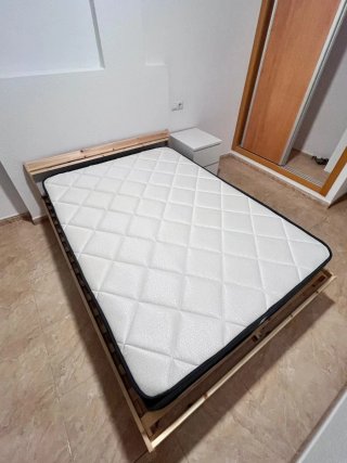 Cama de Matrimonio con Estructura de Madera