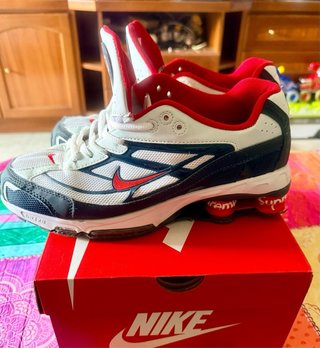 Nike Supreme Talla 43 en su caja,en buen estado