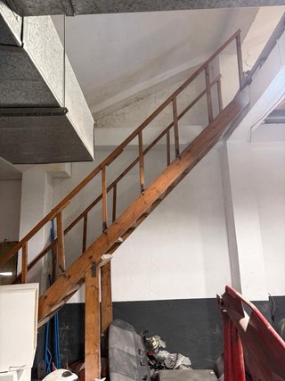 Escalera de madera