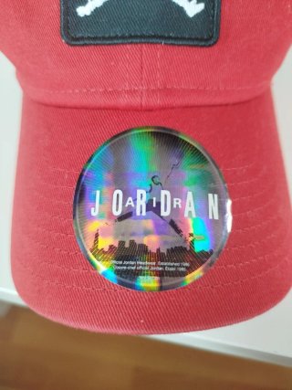 Gorra Jordan Roja y Negra