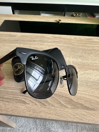 Gafas de sol Ray-Ban Clubmaster negras