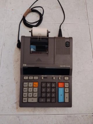 Calculadora Triumph Adler 1121 PD Nova con impreso
