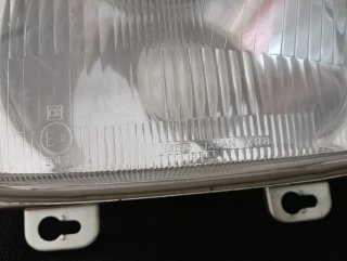 Farol para Mazda 818