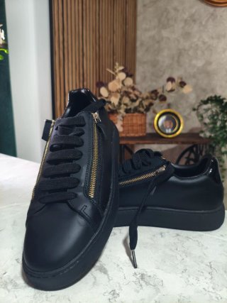 Zapatillas negras hombre con cremallera
