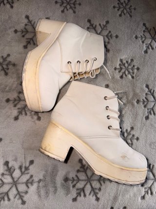 Botines Blancos con Tacón