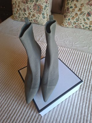 Botines tipo calcetín verde oliva