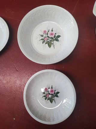 Fuentes y plato hondo Pontesa