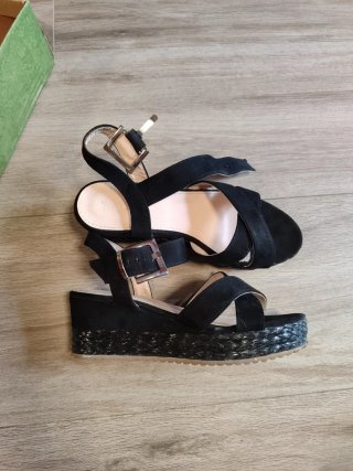 Zapatos de plataforma de ante negro