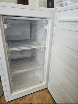 Congelatore verticale bianco