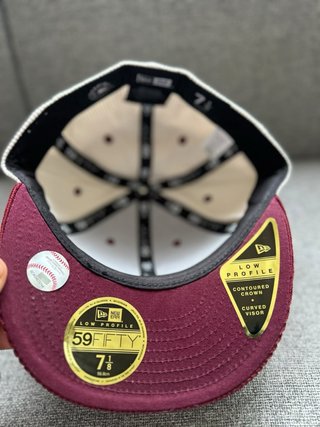 Gorra New Era Beige y Roja Corduroy
