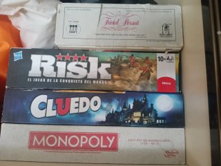 Lote 4 juegos de mesa: Risk, Cluedo, Monopoly, Tri