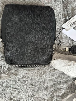 Bandolera Guess Negra