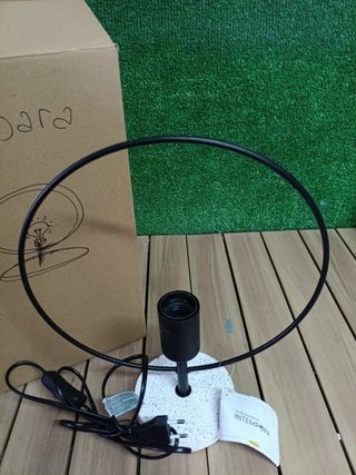 Lámpara de Mesa Diseño Moderno Negra