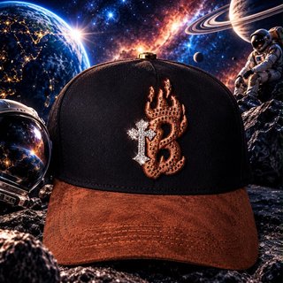 Gorra Negra y Marrón con Diseño