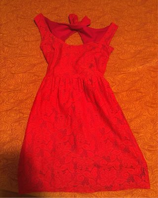 Vestido rojo encaje lazo espalda