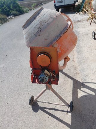 Hormigonera Naranja 200L
