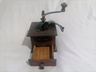 Molinillo de café manual antiguo ELMA