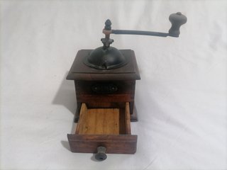 Molinillo de café manual antiguo ELMA