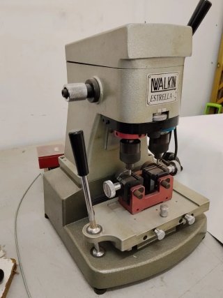 Máquina Duplicadora de Llaves Walkin Estrella 2