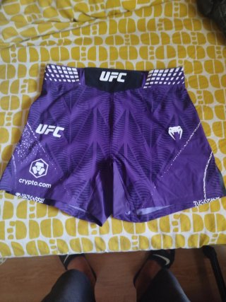 Pantalones cortos UFC morados