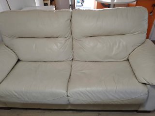 OFERTA!! Sofá de 3 plazas en piel beige