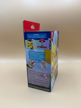 Nintendo Switch Let's Go Pikachu! + Poké Ball Plus