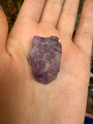 mineral amatista natural