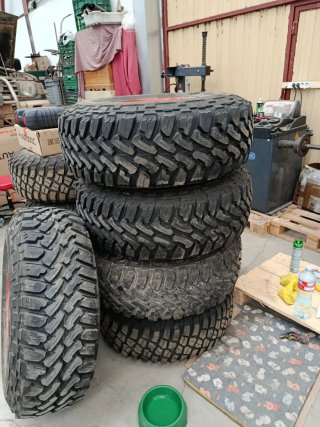 Neumáticos 4x4 37/12.5/15