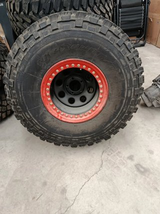 Neumáticos 4x4 37/12.5/15