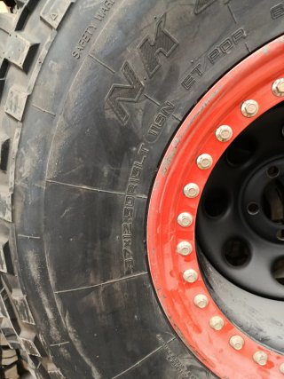 Neumáticos 4x4 37/12.5/15