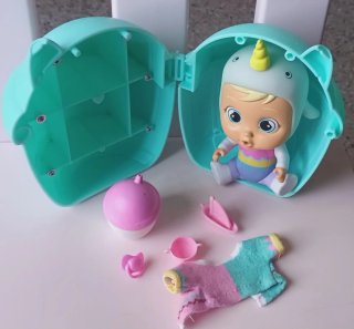 Muñeca Cry Babies Narval con Accesorios