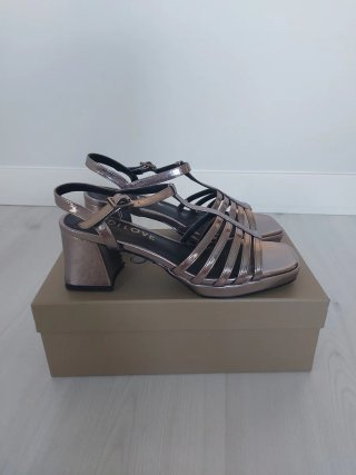 Sandalias Plataforma Lodi Plateadas Talla 38