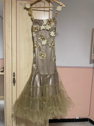 Vestido de fiesta dorado
