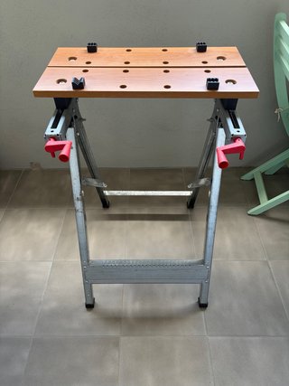 Banco de Trabajo Plegable con Mesa de Sujeción