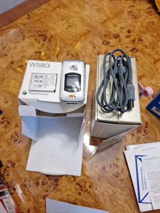 Sony Ericsson W580i