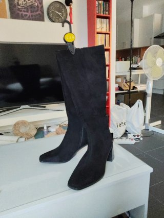 Botas altas símil ante negras