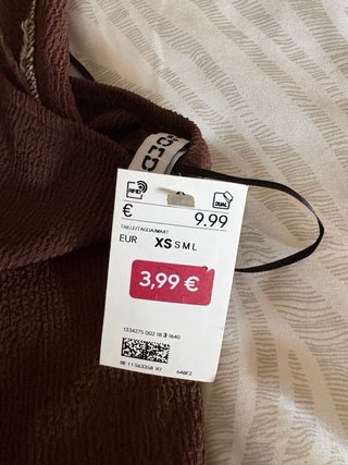 Top Halter Marrón con Detalles de Conchas