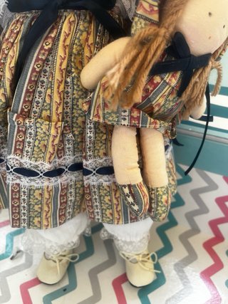 Muñeca de Porcelana con Muñeca de Trapo