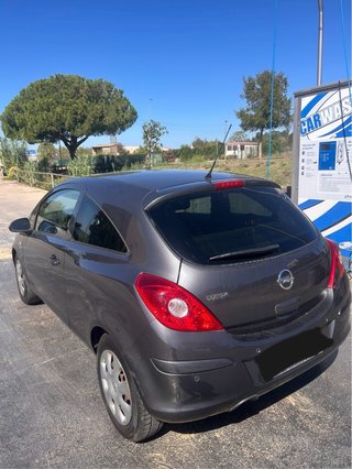 Corsa muy equipado