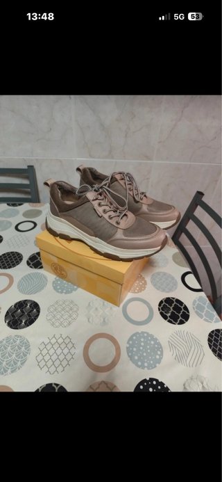 Zapatillas Refresh Comodisimas tienen una rozadura
