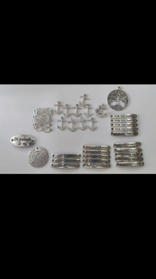 Lote 38 Charms y Chapitas Metal