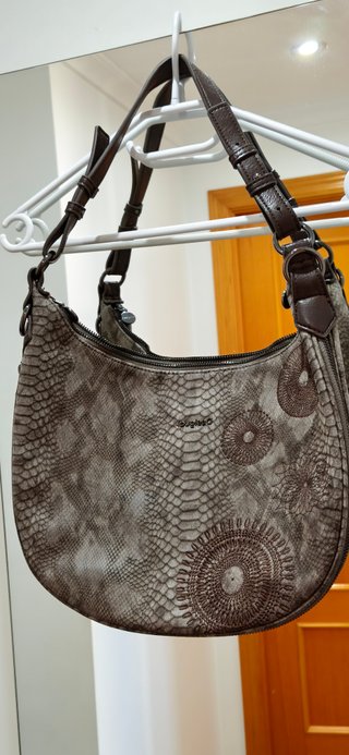 Bolso Desigual estampado piel serpiente